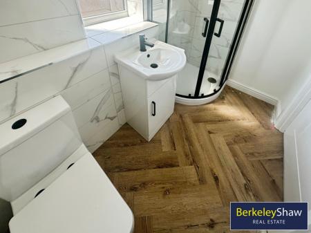 Ensuite to Bedroom 1