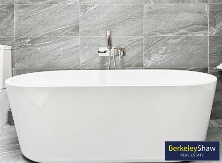 Ensuite (Bed 1)
