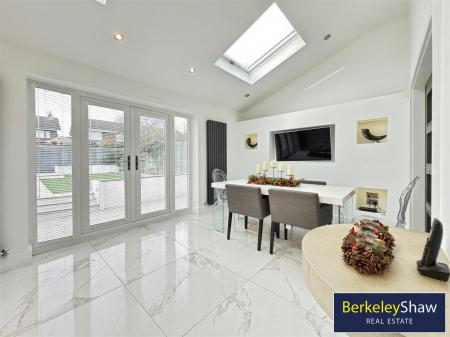 Kitchen breakfast room