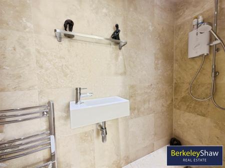 En-suite Shower