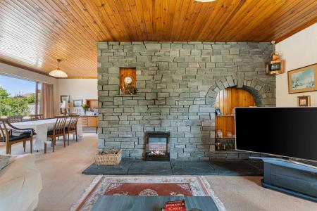Sitting room/dining room