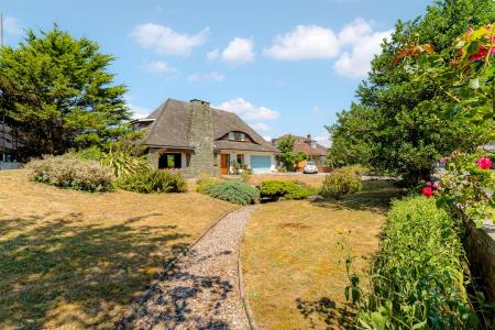 54 Hall Road East-6.jpg