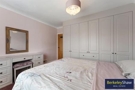 Bedroom 2 (2)