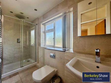 Ensuite Shower Room to Bedroom 2