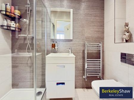 Ensuite - Bed 1
