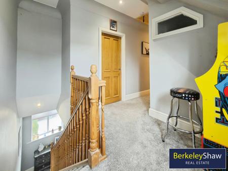 2nd Floor Landing