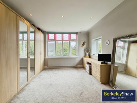 Bedroom 1 - Ensuite