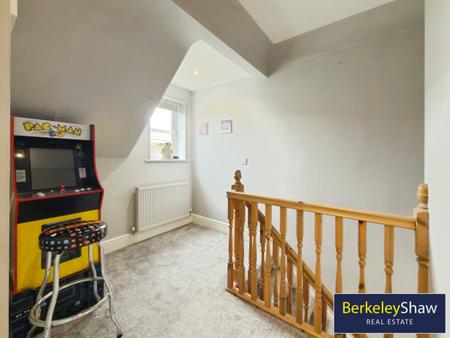 2nd Floor Landing