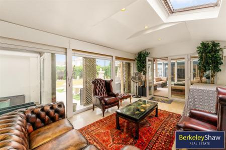 15 Margaret Road-16.jpg