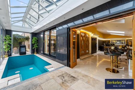 Screened Porch & Pool