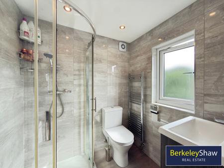 Ensuite Shower Room - 2nd Floor