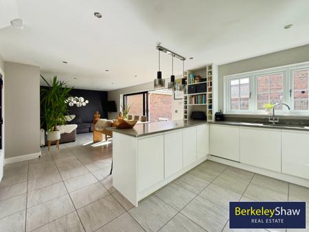 Kitchen/Living/Dining