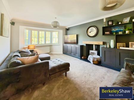 Front Lounge