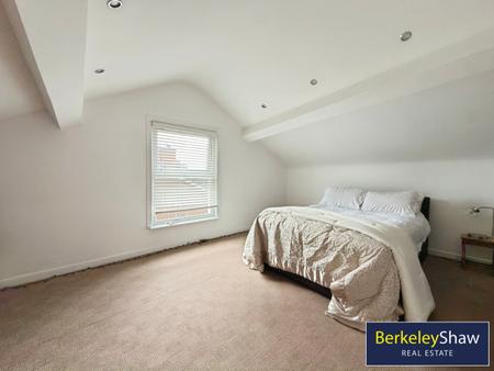 Bedroom 5 - 2nd Floor