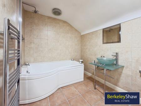 Bathroom 2nd Floor