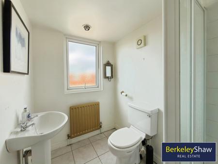 Ensuite Shower Room - 2nd Floor