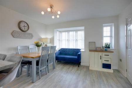 Living / Dining Area