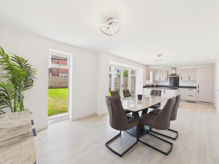 Living / Dining Area