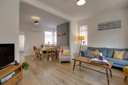 Open Plan Lounge Diner