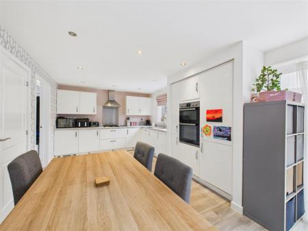 Living/Dining Ktichen