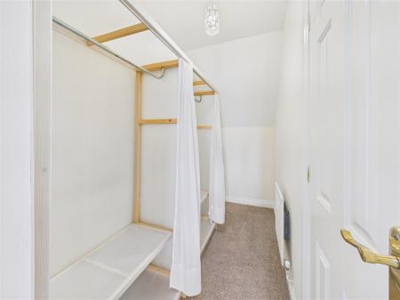 Dressing Room/ walk in  wardrobe