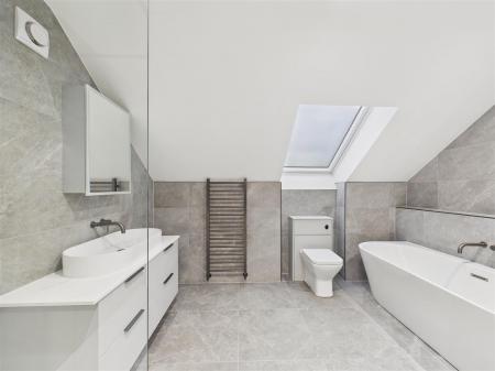 En-suite Bath/Shower Room