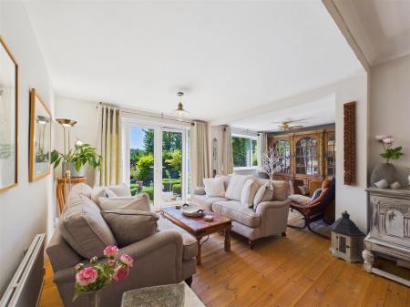 Sitting/Dining Room