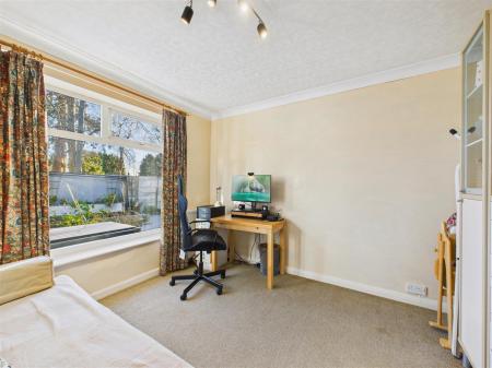 Sitting Room/Bedroom 4