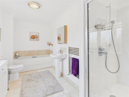 En-suite Bath/Shower room