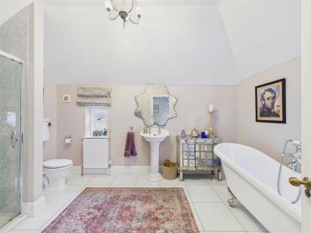 En-suite Bath/Shower Room