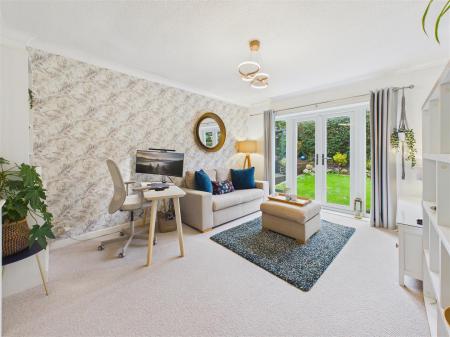 Sitting Room/Bedroom