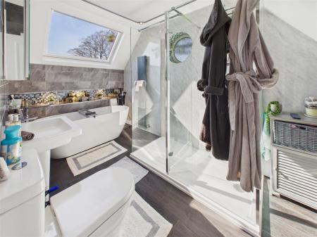 En-Suite Bathroom
