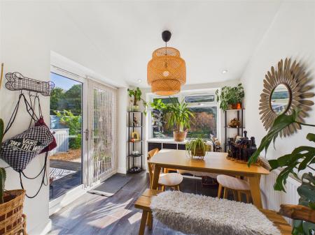 Living / Dining Area