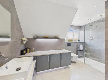 En-Suite Bathroom