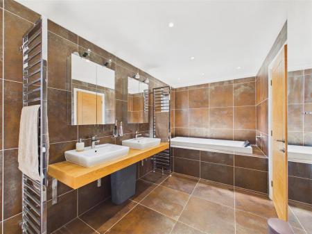 En-Suite Bathroom