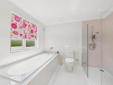 En-Suite Bathroom