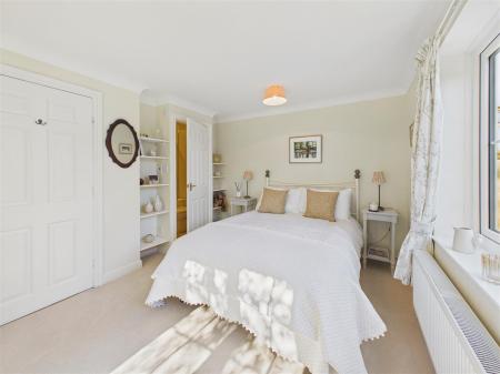 Bedroom 5/Study