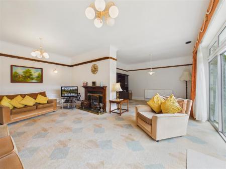 Living/Dining Room