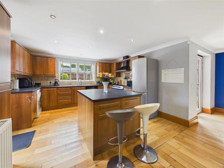 Kitchen/Dining Room