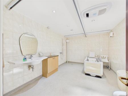 En-Suite Bathroom