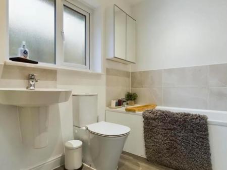 En-Suite Bathroom
