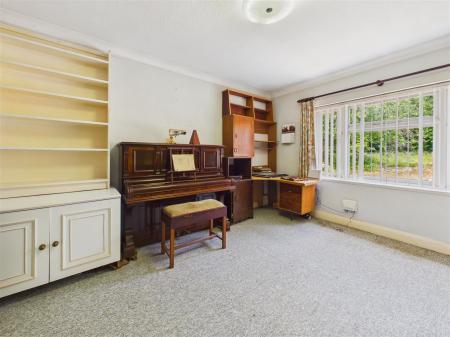Dining Room/Bedroom