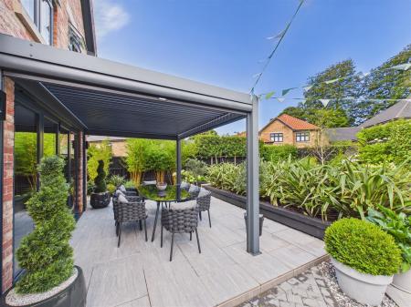 Patio & Pergola