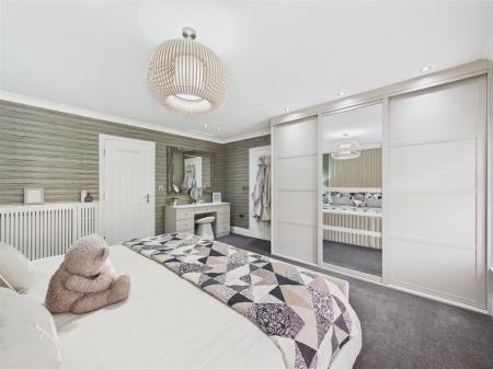 Principal Bedroom Suite