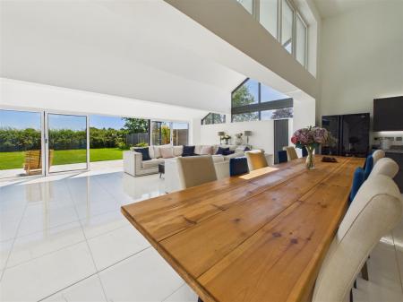 Open Plan Kitchen/Dining Area