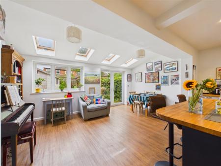 Living/Dining Area