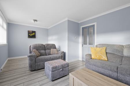 Lounge / Dining Area