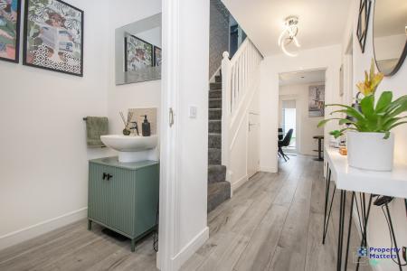 Hallway/WC