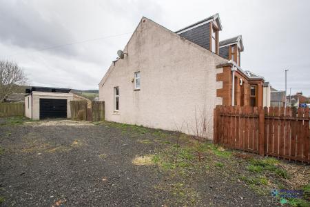 Driveway/Garage