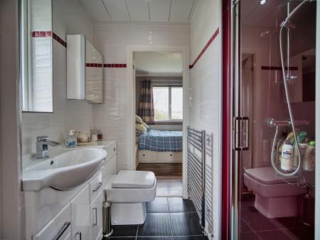 Jack and Jill Ensuite